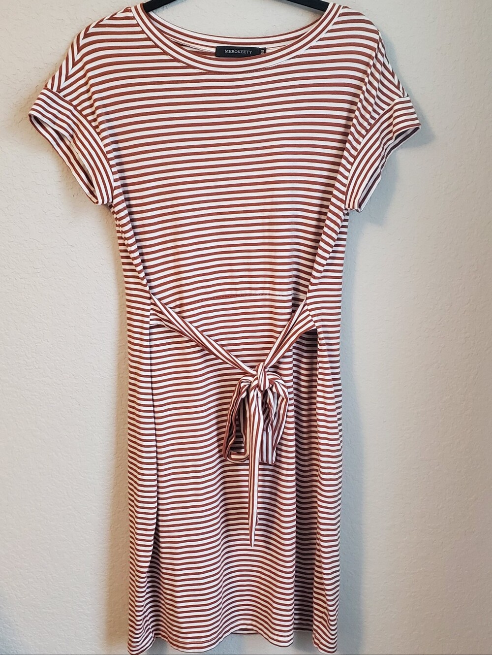 Merokeety White And Brown Striped Midi Dress